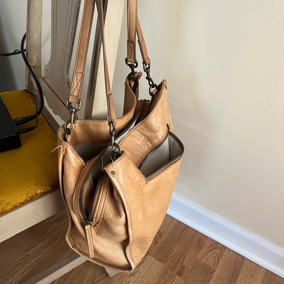 Tan Leather Bag by American Leather Co - Picture 15 of 16